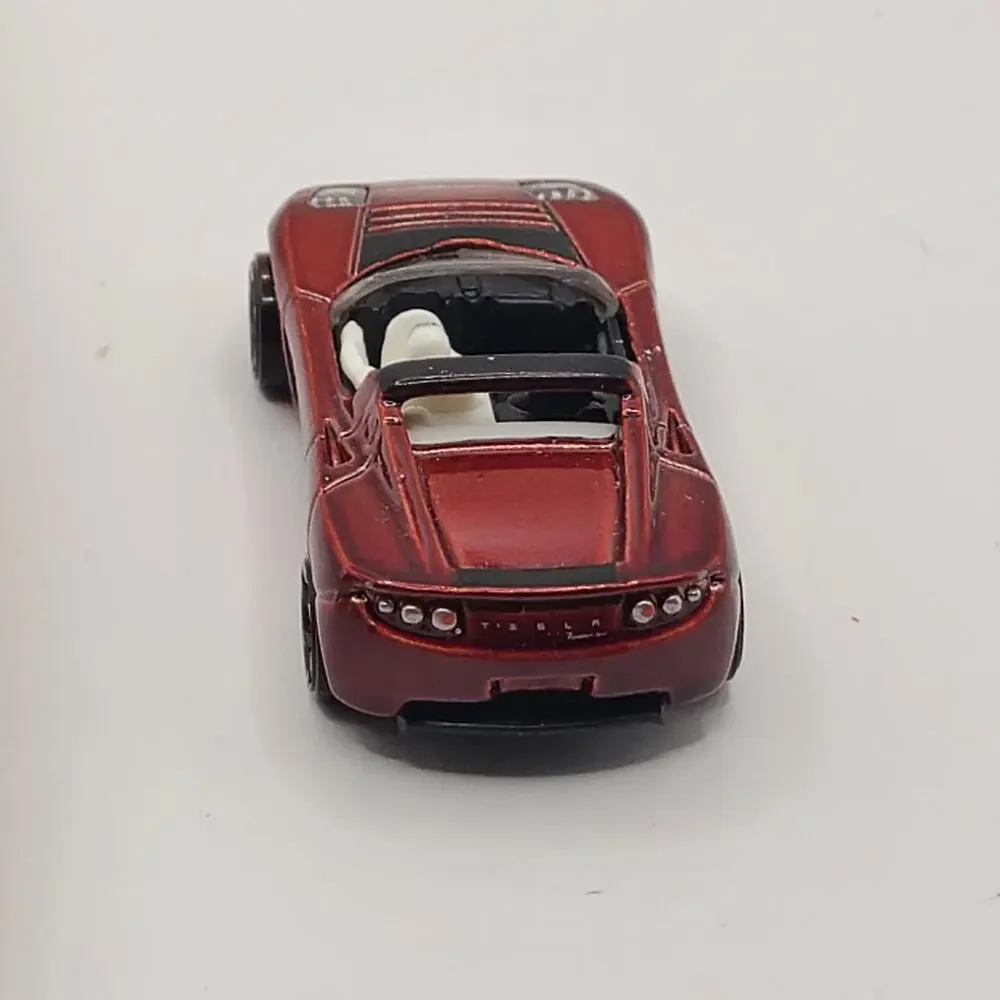 2008-2012 Tesla Roadster Collectible 1/64 Scale Diecast Diorama Model